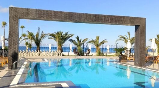 Открытый бассейн